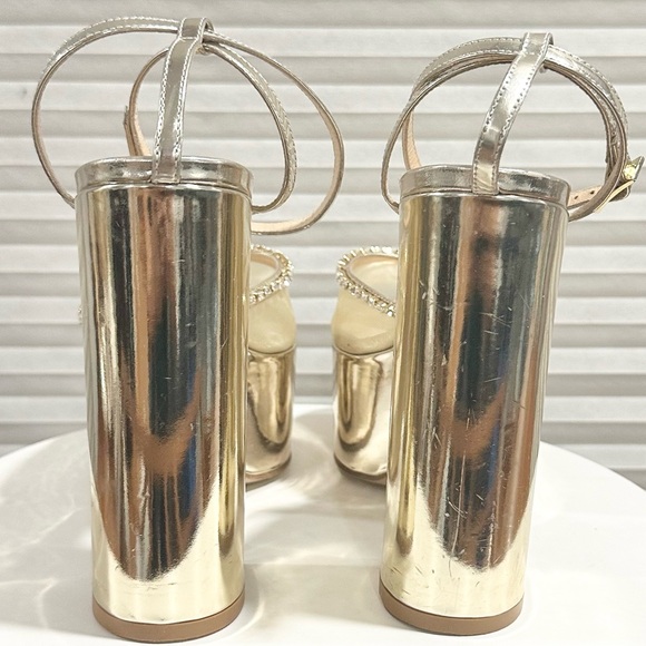 Elegant Silver Platform Heels - Picture 5 of 14